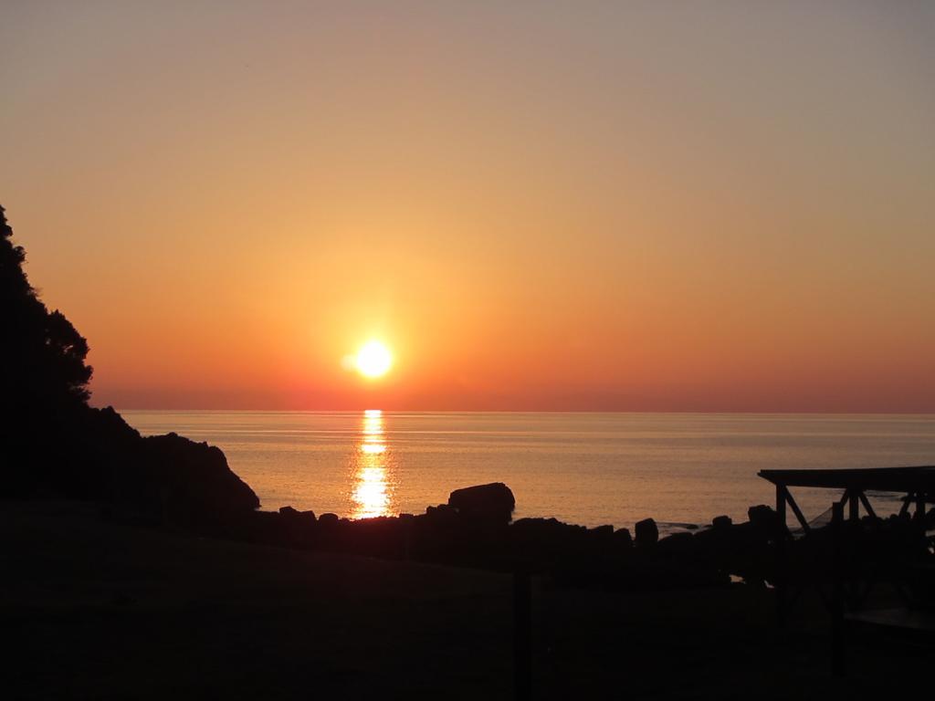 Amakusa West Coast Backpackers Fu-Raibou Hostel Exterior photo